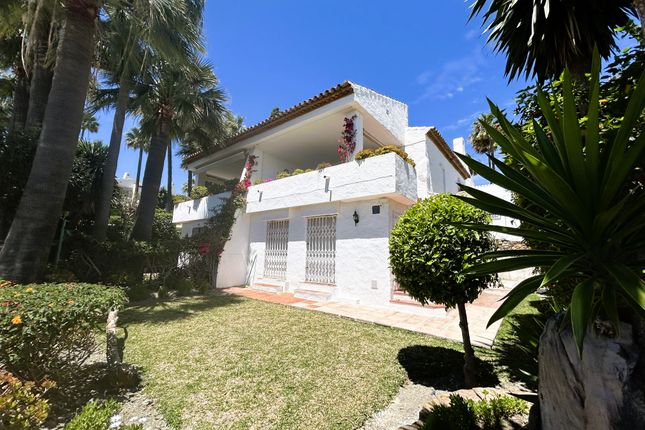 Villa for sale in Las Brisas, Duquesa, Manilva, Málaga, Andalusia, Spain