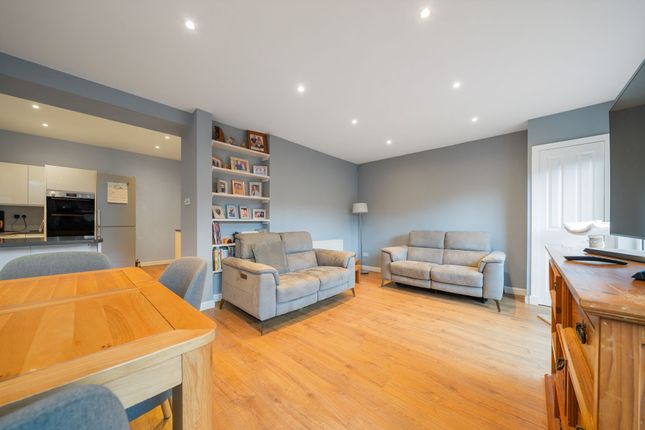 43 Carswell Gardens, Glasgow photo 4