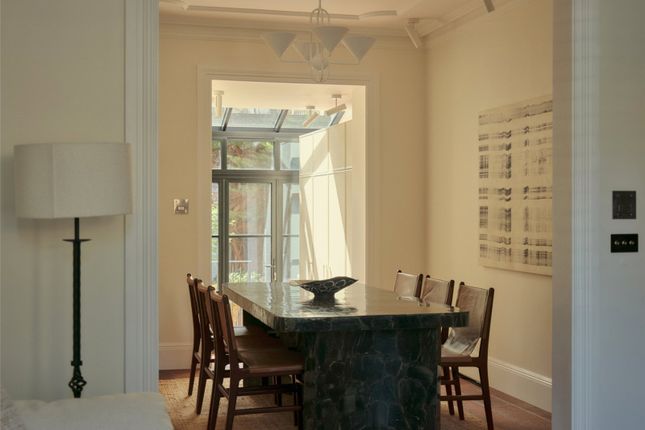 Flat 1, 4, St Michael's Gardens, London photo 4