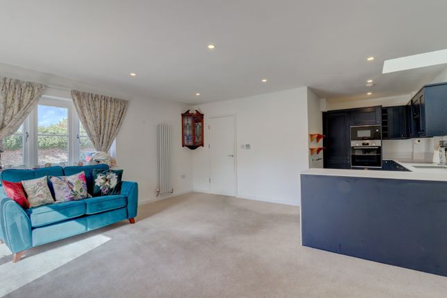 1 Sunset Court,, High Street, Buckinghamshire photo 2