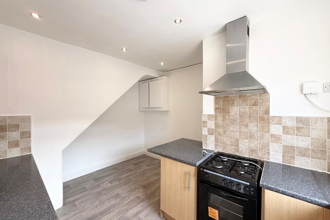 28, Woodlea Street, West Yorkshire photo 3