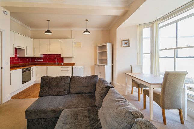 Flat 2, 21, The Norton, Pembrokeshire photo 2