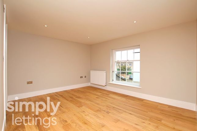 Maisonette to rent in Marine Place, Worthing