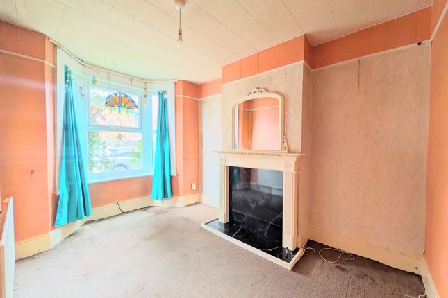Hainault Road, Chadwell Heath photo 2