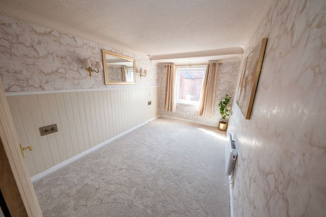 51 Homewater House, Hulbert Road, Waterlooville photo 5