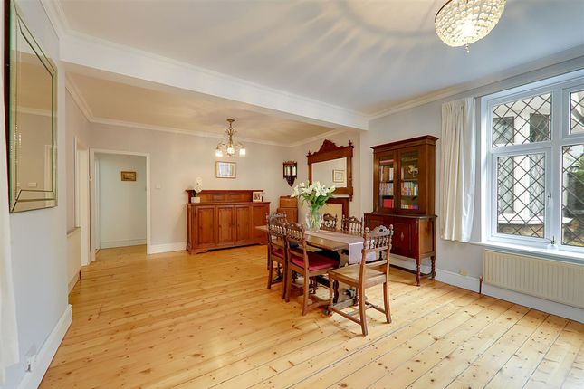 126 Warren Road, Worthing photo 4