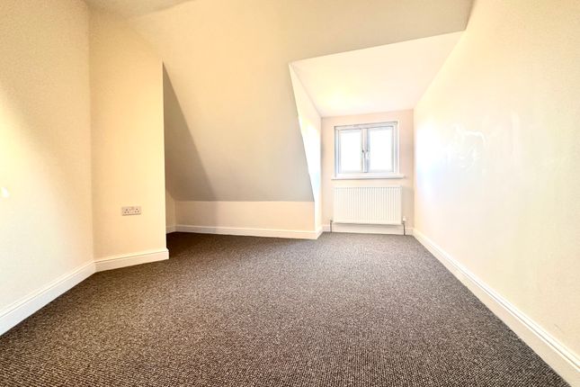 Flat to rent in Parkstone Road, Off Cardinals Walk, Leicester