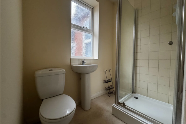Flat 4, 290, Southampton Road, Eastleigh photo 3
