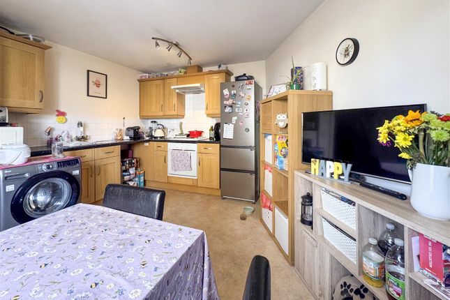 51, Merman Rise, Milton Keynes photo 3