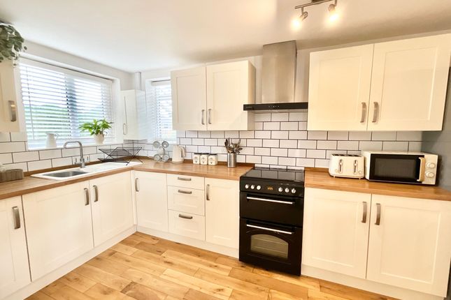 24 The Crescent, Stafford photo 3