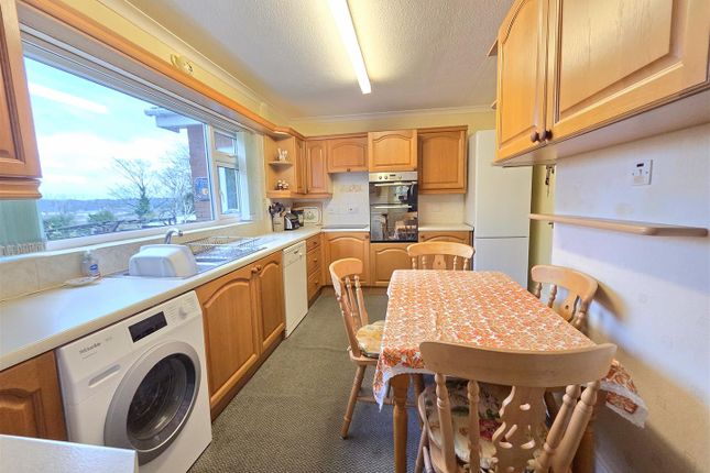 33, Berkeley Crescent, Stourport-On-Severn photo 4