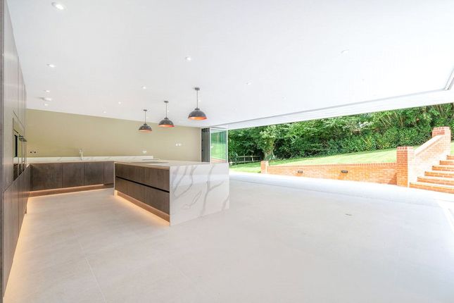 10, Roefields Close, Hertfordshire photo 4