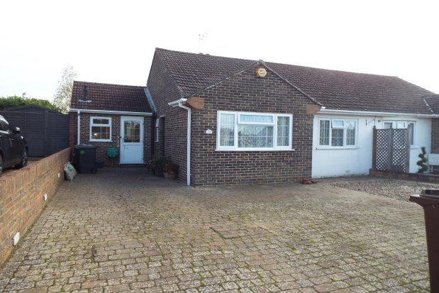 Bungalow to rent in Orchard Drive, Tonbridge