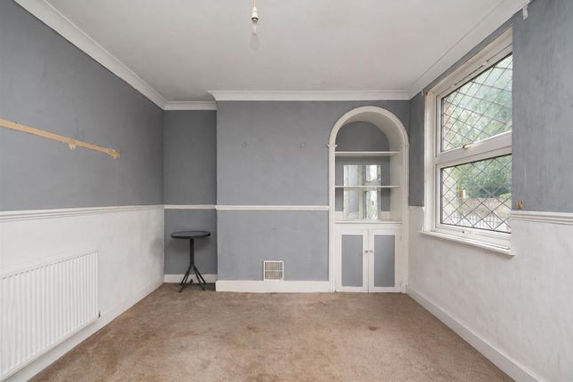 14, Two Waters Road, Hemel Hempstead photo 2
