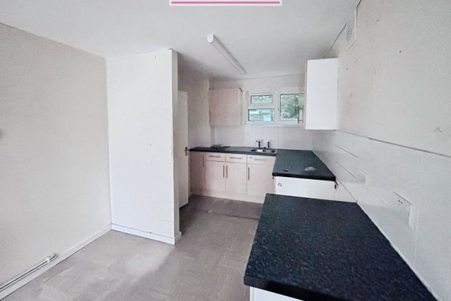 16, Stoneyfield, Edenbridge photo 2