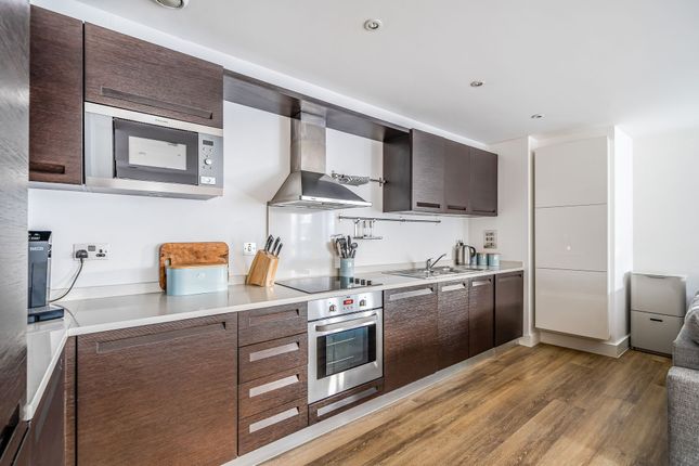 Flat 2, 3 Exchange Square, Winchester photo 4