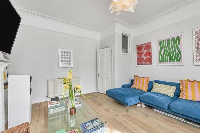 Flat 235, Elmhurst Mansions,, Elmhurst Street, London photo 3