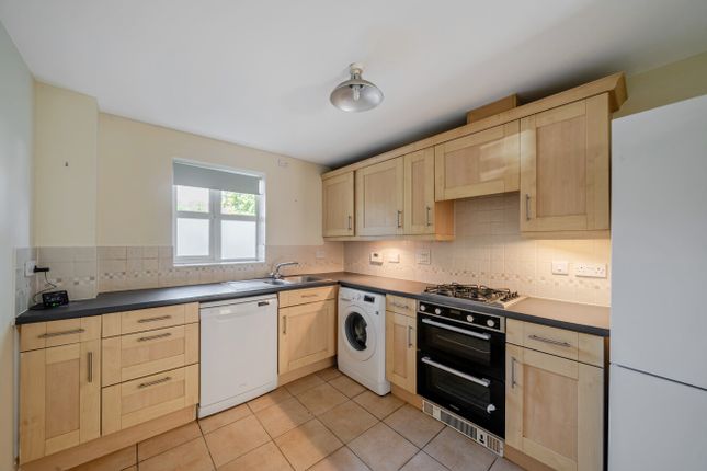 Applemore House, Hillcroft Close, Lymington photo 2