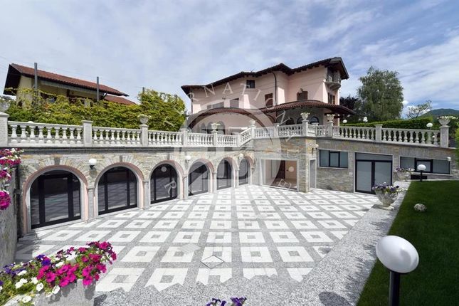 Thumbnail Villa for sale in Verbania, Piemonte, 28900, Italy