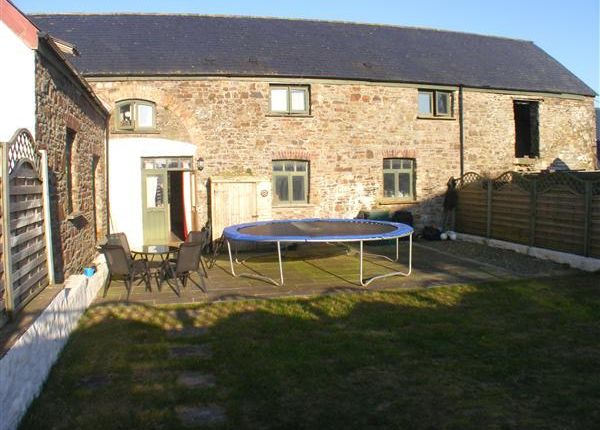Thumbnail Cottage to rent in Home Farm Cottage, Crundale, Haverfordwest
