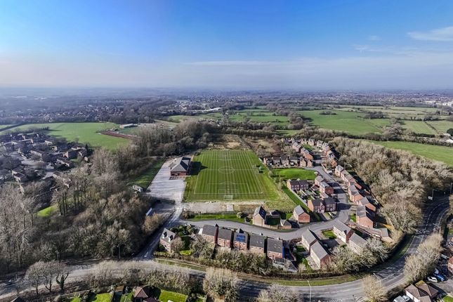 2 Chancery Fields, Chorley photo 2