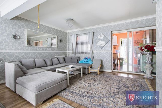 203, Sandhurst Road, London photo 3