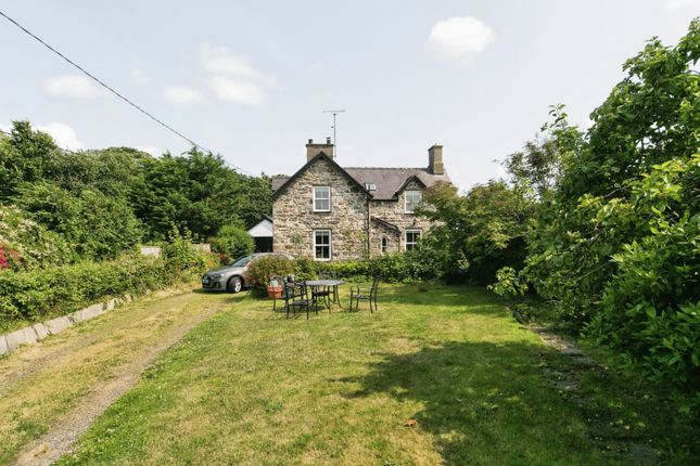 Thumbnail Cottage for sale in Lon Pwll Clai, Edern, Pwllheli, Gwynedd