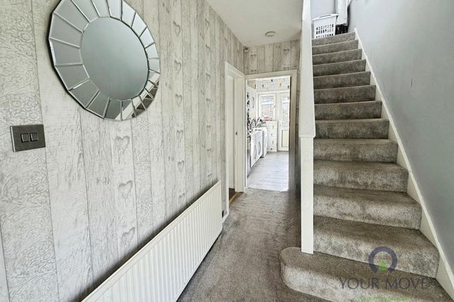 Meriden Close, Manchester photo 3