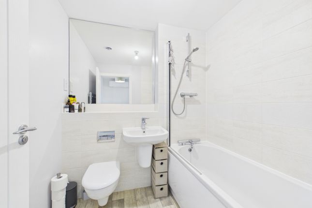 8, Hazel Tree Grove, Newport photo 4