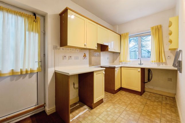 29, Chater Close, Leicester photo 3