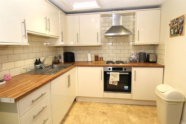 Flat 10, Fairmile House, 4 High Street, Herne Bay photo 4