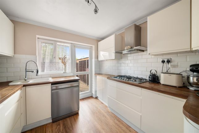 14, Gilpin Way, Hayes photo 2