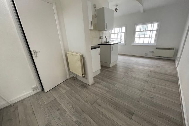 Thumbnail Flat to rent in Oakleigh Mews, Oakleigh Road North, London