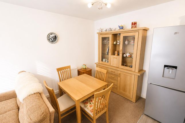 67, Hirwaun, Wrexham photo 4