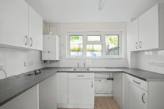 47 Allbrook Hill, Hampshire photo 5