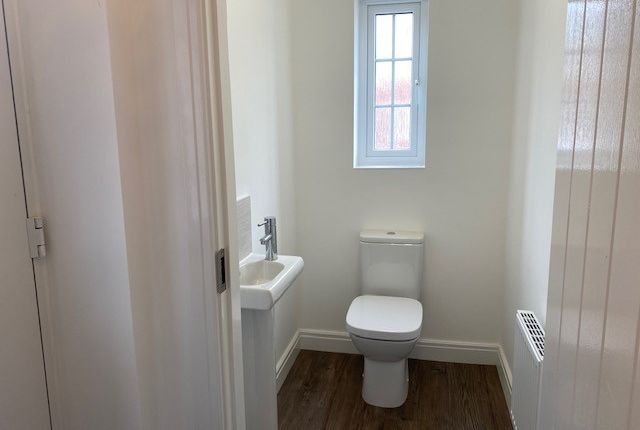 52, Thames Avenue, Leigh, Greater Manchester photo 3