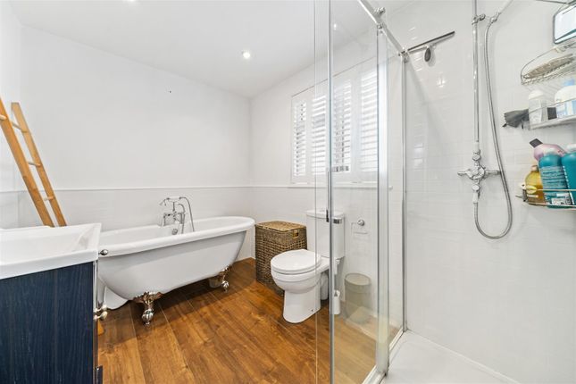 12A, Oxford Avenue, Wimbledon Chase photo 4