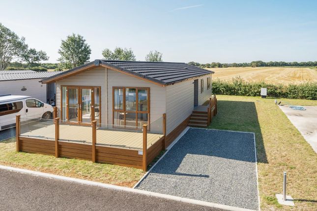 Thumbnail Mobile/park home for sale in Eagle Road, Spalford, Newark