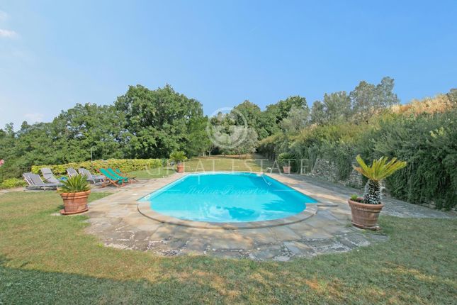 Villa for sale in Arezzo, Arezzo, Tuscany