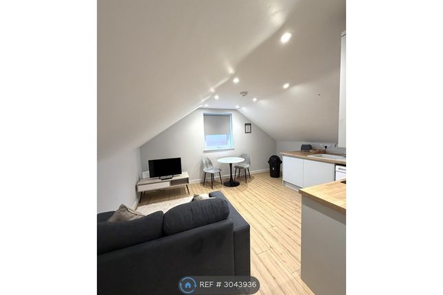 Flat  A, Northgate, Hessle photo 4