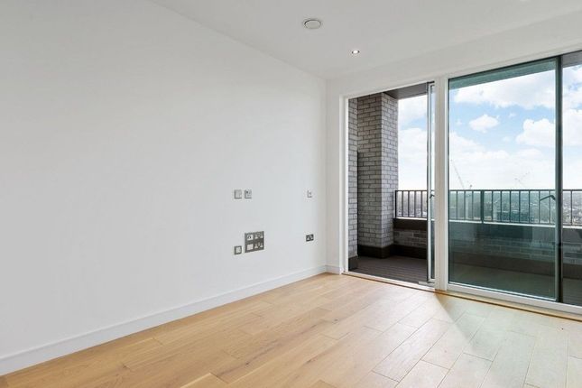 Apartment 82, Duval House, London photo 4