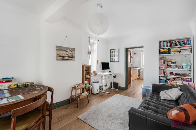 10, Summersby Road, London photo 4