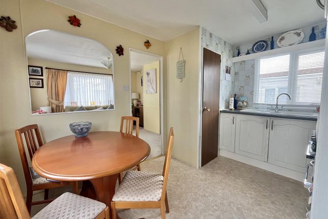 200, Meadowview Park, St. Osyth Road, Little Clacton photo 3