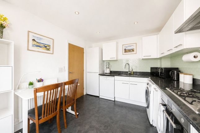 17, Henage Lane, Woking photo 4