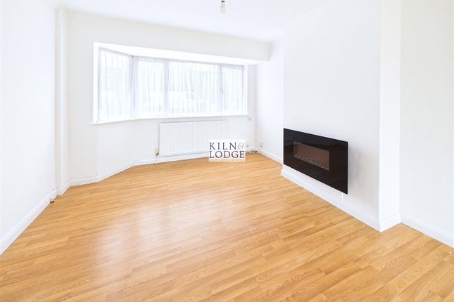 38, Laburnum Drive, Chelmsford photo 4