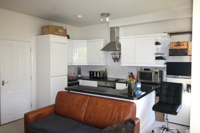 Flat 2, 123, London Road, High Wycombe photo 2