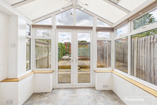 12, Huscarle Way, Reading photo 4