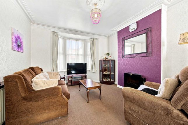 30, Hinton Road, Uxbridge photo 4