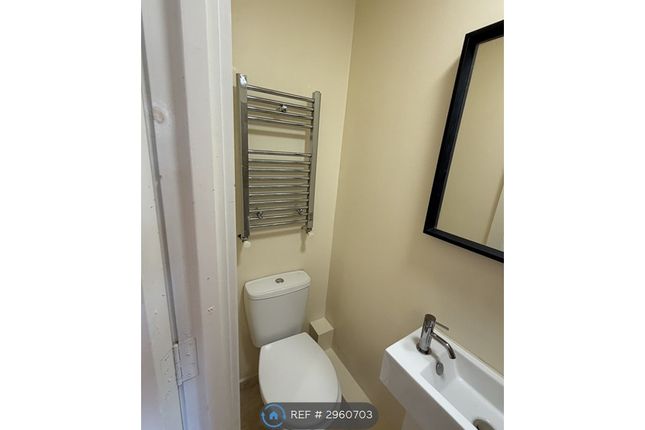 Flat B, Brixton Road, London photo 4