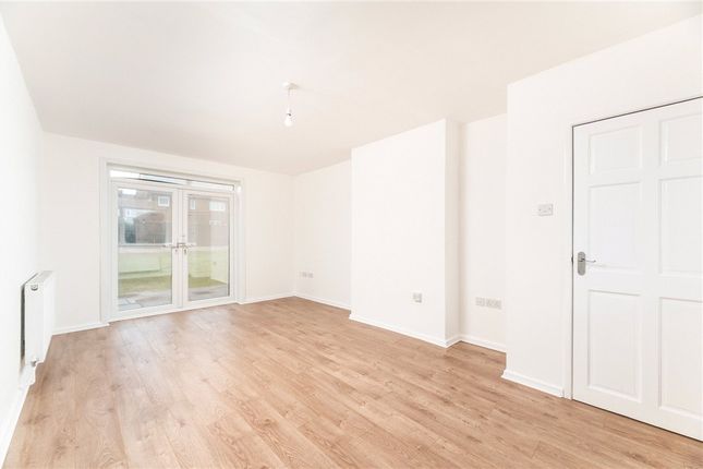 43, Smithy Lane, Wakefield photo 3